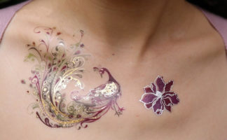 Tattoo paon cygne fleur