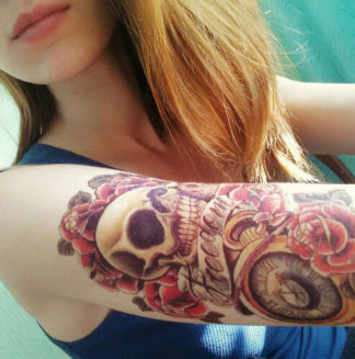 Tattoo tete de mort et rose