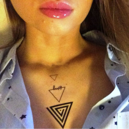 Tattoo triangles,cerf violet